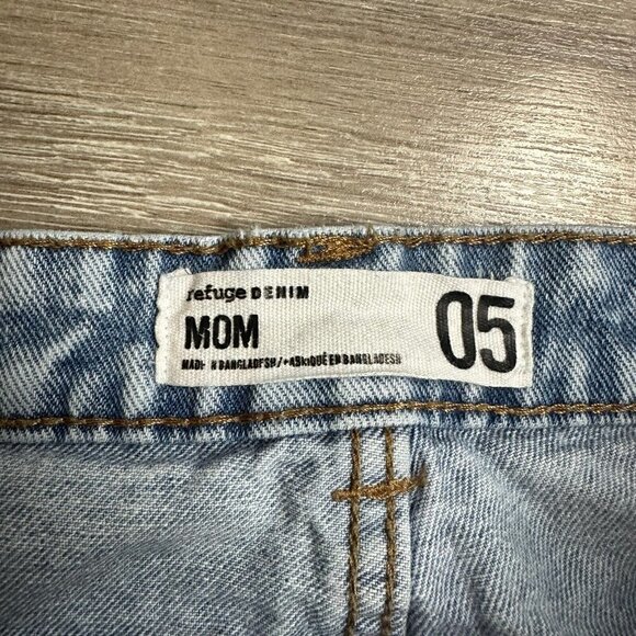 Refuge Jeans Size 5 Denim Mom Distressed Acid Wash Jeans Pants Washed Blue - Picture 5 of 6